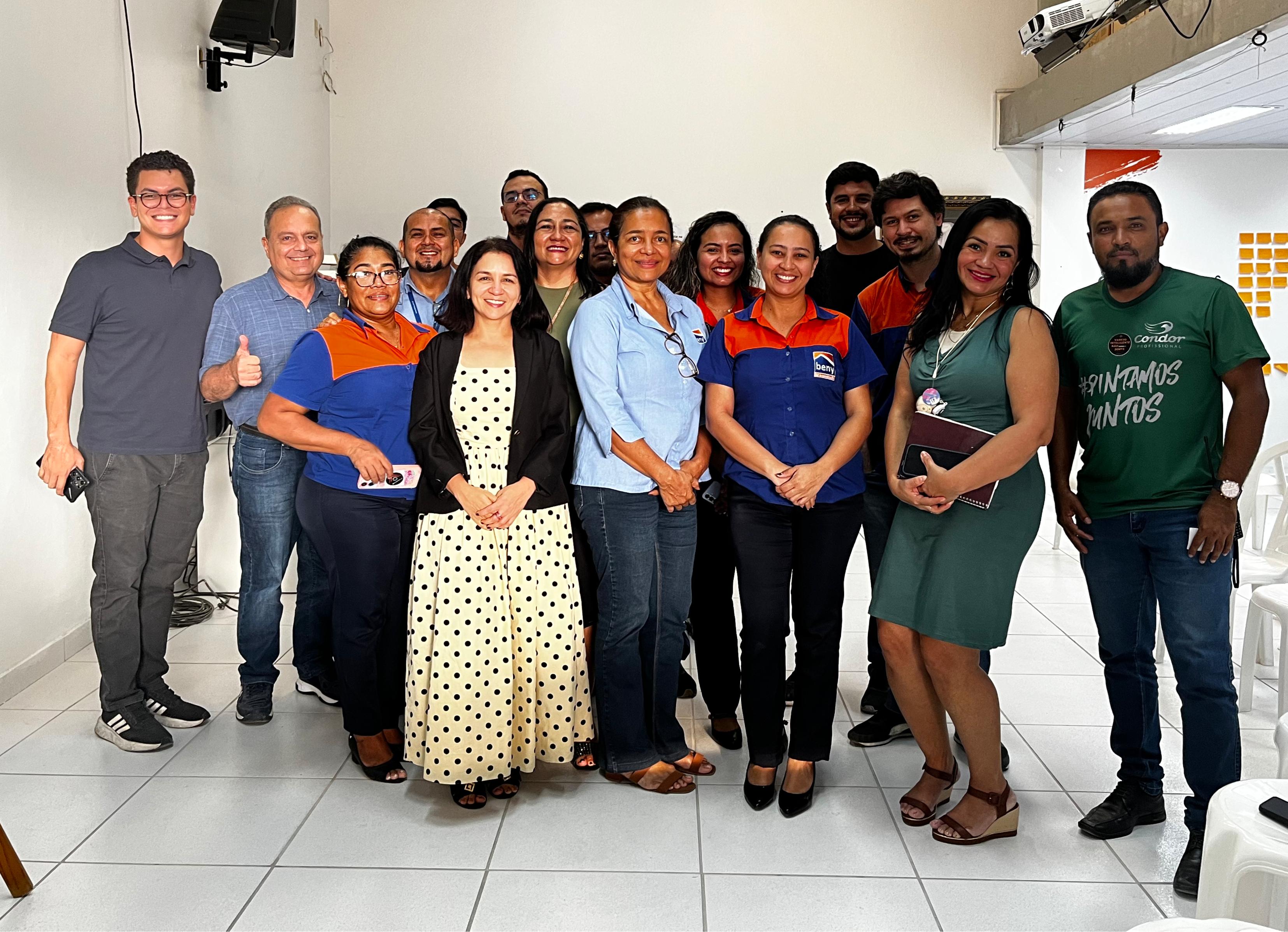 Fotografia do time da Beny e da Maloka